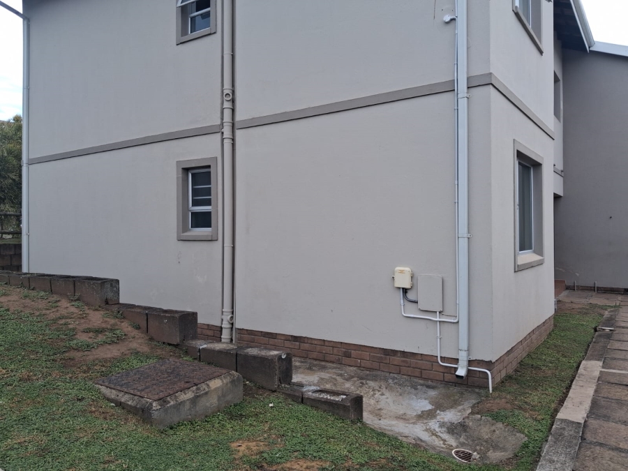 To Let 2 Bedroom Property for Rent in Beacon Bay North Eastern Cape